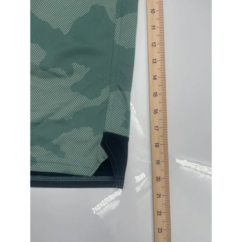 Under Armour Mens XXL Green Camo Loose Fit Athletic Training Shorts 1963